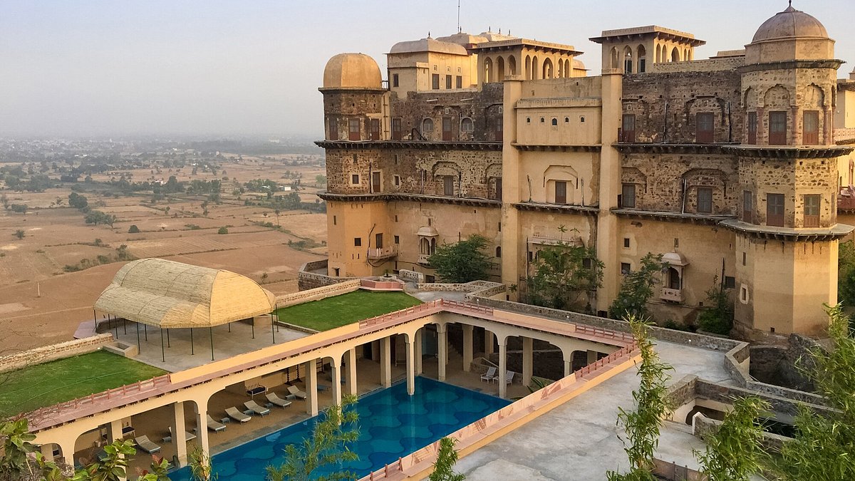 neemrana-s-tijara-fort